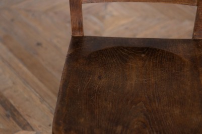farmhouse-chair-seat-close-up